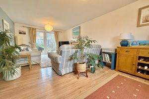 Lounge- click for photo gallery